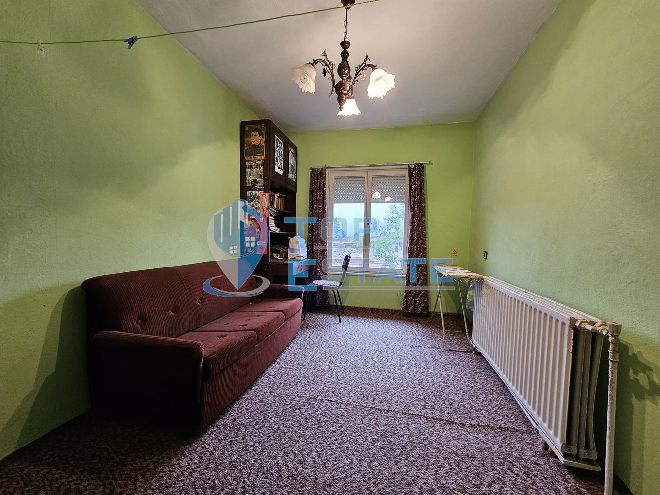 Двуетажна тухлена и обзаведена къща в село Хаджидимитрово-0 Двуетажна тухлена и обзаведена къща в село Хаджидимитрово - 0