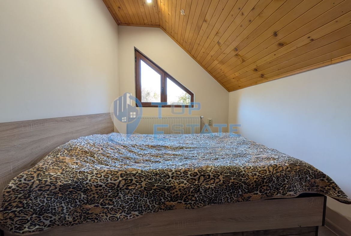 Двуетажна масивна вила в близост до град Плачковци - 0