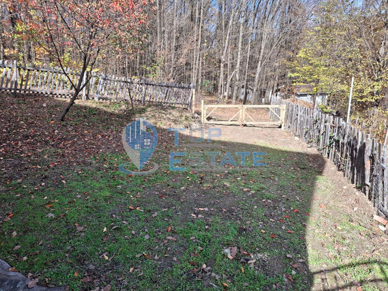 Двуетажна масивна вила в близост до град Плачковци - 0