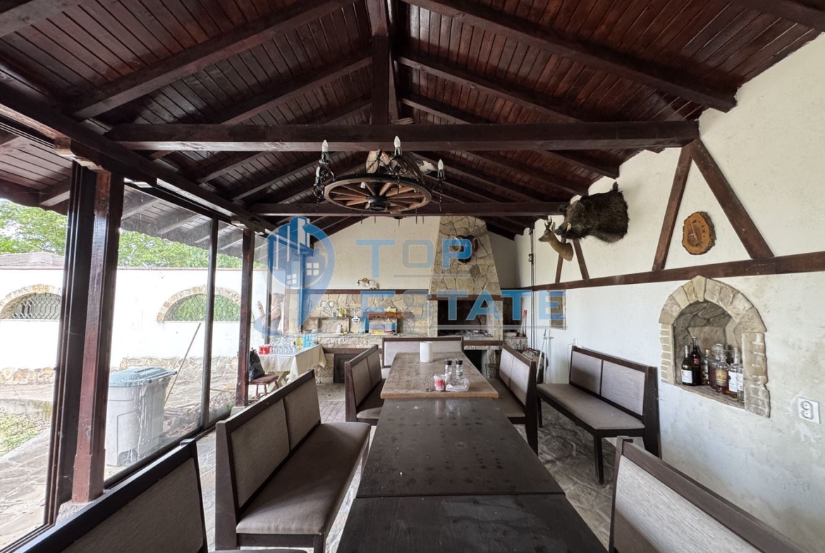 Къща с панорамна гледка във вилната зона на между град Бяла Черква и село Вишовград, област Велико Търново - 0