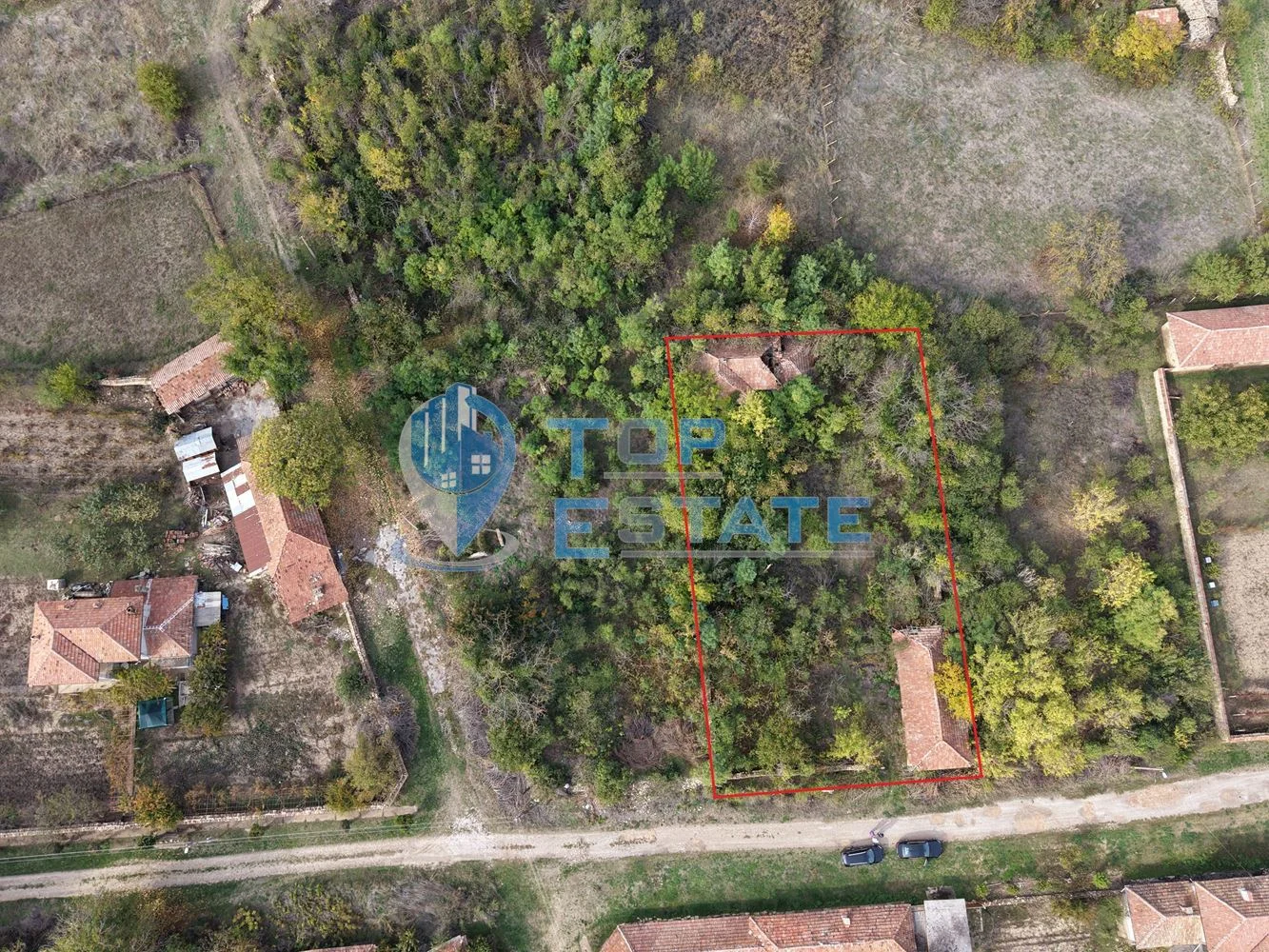 Парцел със стара къща в село Долна Липница - 0