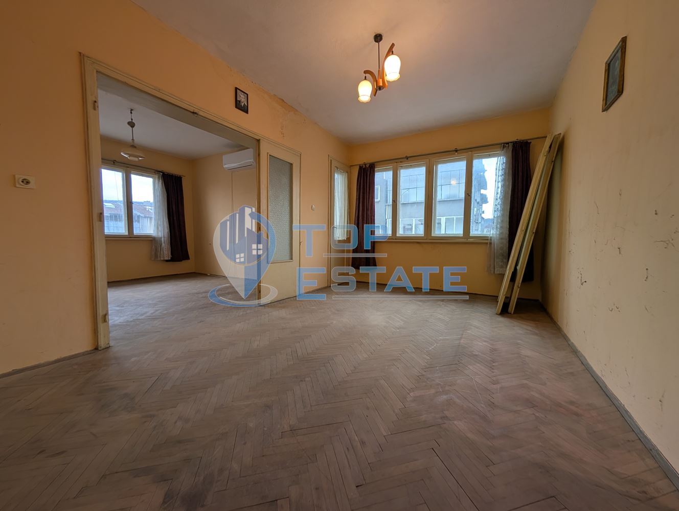 Многостаен тухлен апартамент в центъра на град Горна Оряховица-0 Многостаен тухлен апартамент в центъра на град Горна Оряховица - 0