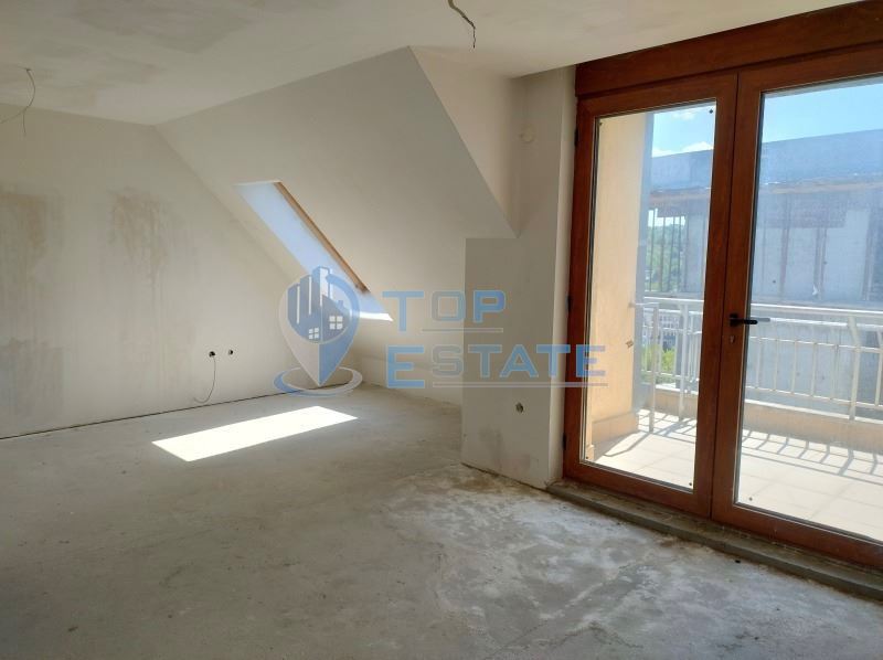 Мезонет с панорамна гледка в новопостроена сграда в центъра на град Велико Търново - 0