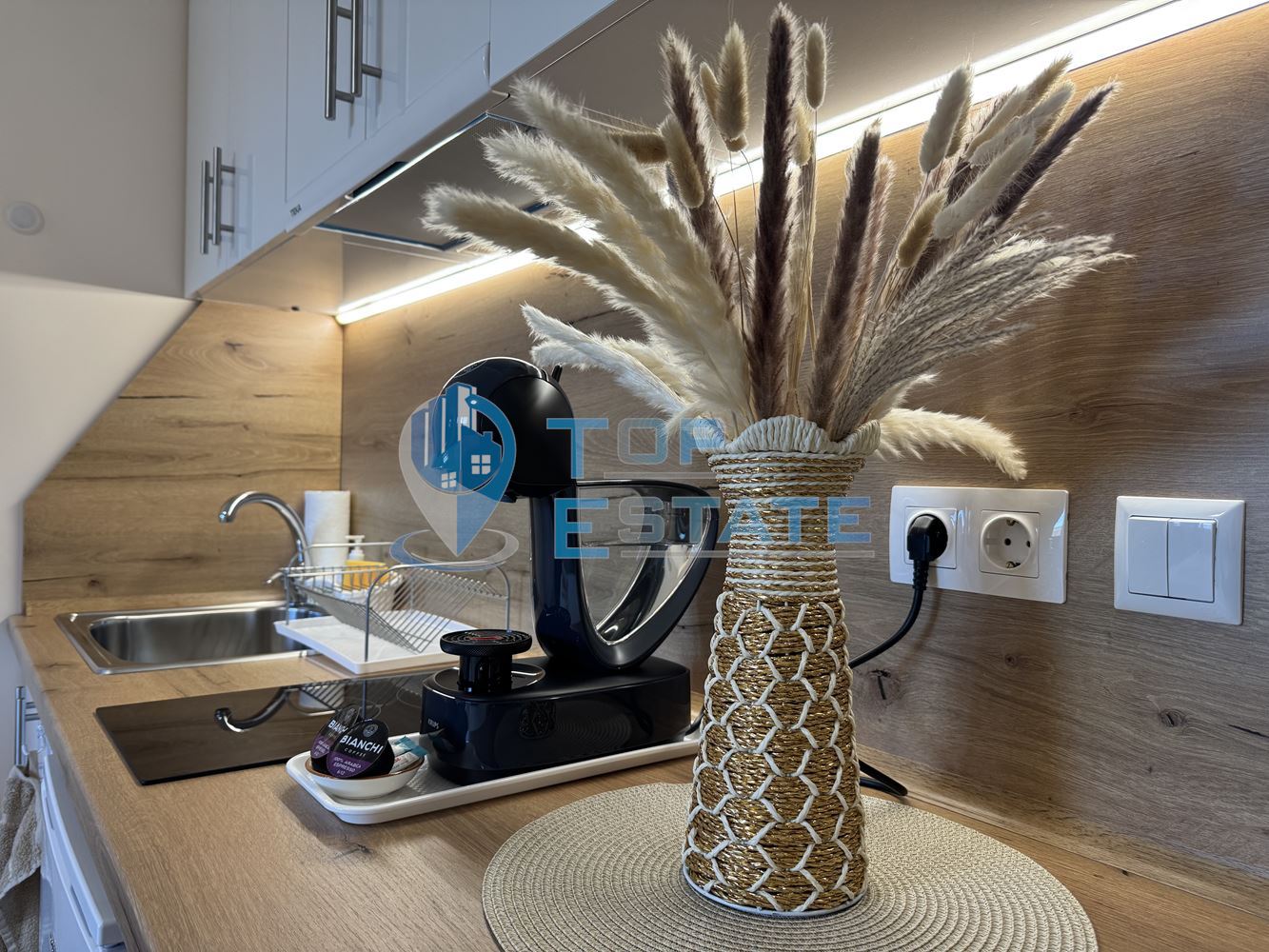 Едностаен, обзаведен апартамент, подходящ за инвестиция в центъра на град Велико Търново-0 Едностаен, обзаведен апартамент, подходящ за инвестиция в центъра на град Велико Търново - 0