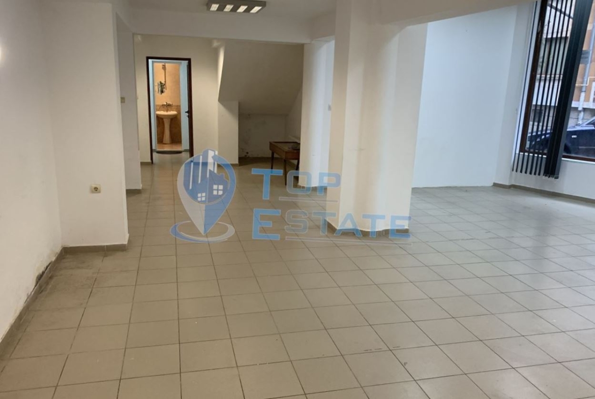 Търговско помещение в централната част на град Велико Търново. - 0