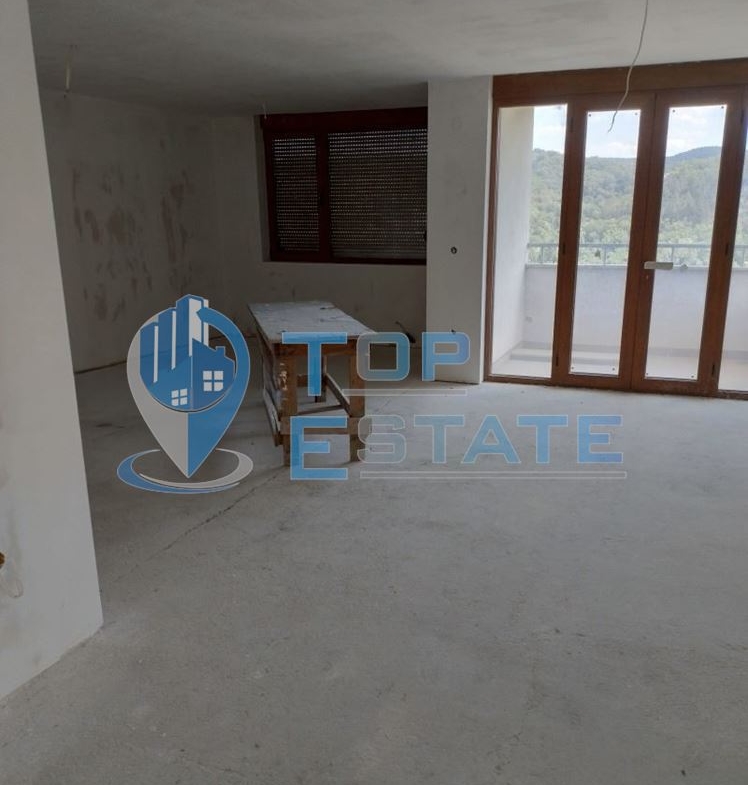 Мезонет с панорамна гледка в новопостроена сграда в центъра на град Велико Търново - 0