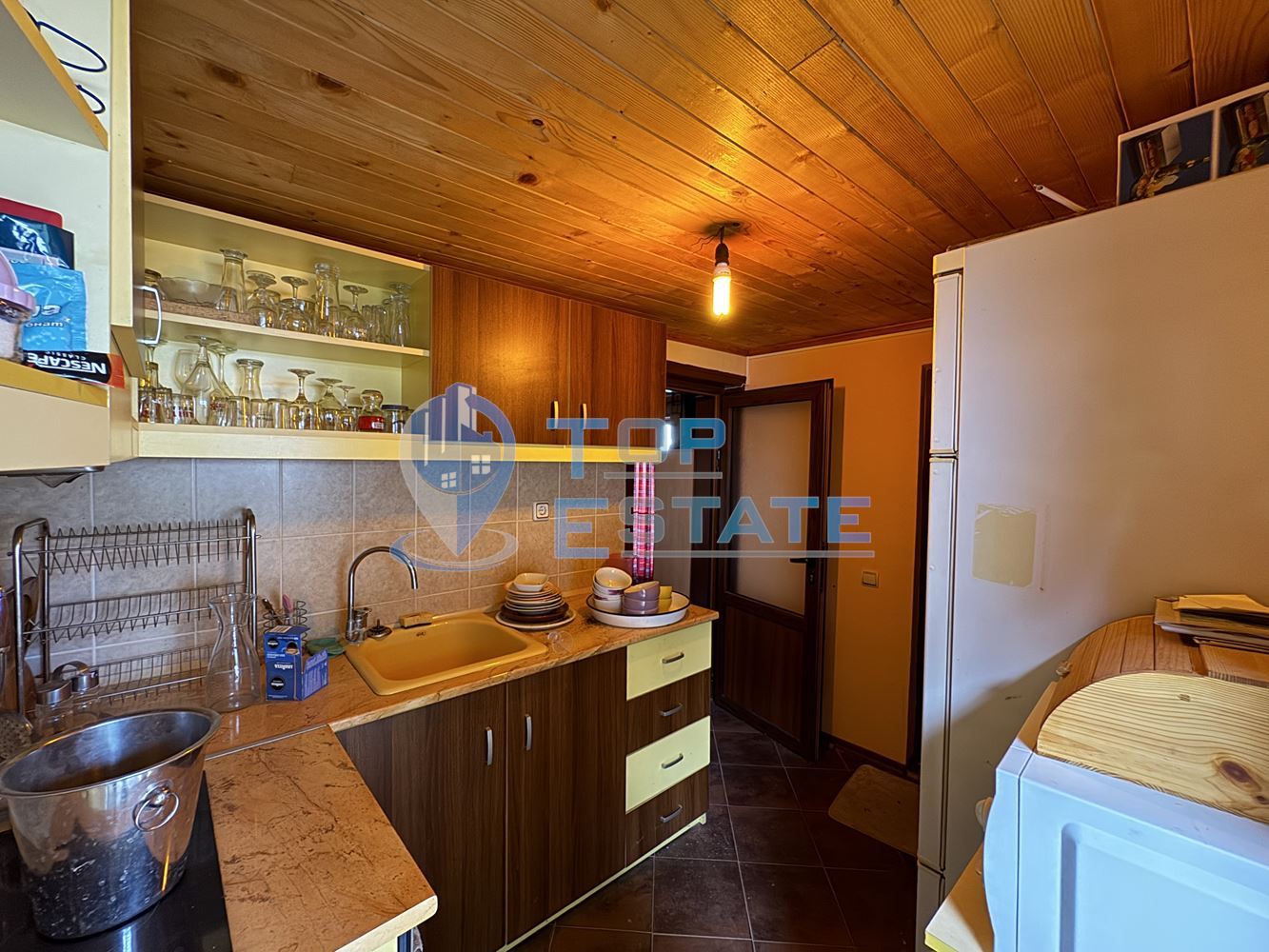 Къща с панорамна гледка във вилната зона на между град Бяла Черква и село Вишовград, област Велико Търново - 0