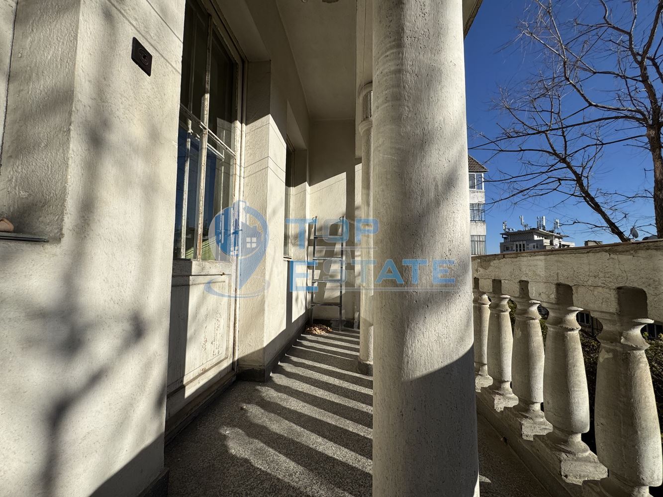 Тристаен тухлен апартамент с гараж кв. Акация, град Велико Търново-0 Тристаен тухлен апартамент с гараж кв. Акация, град Велико Търново - 0