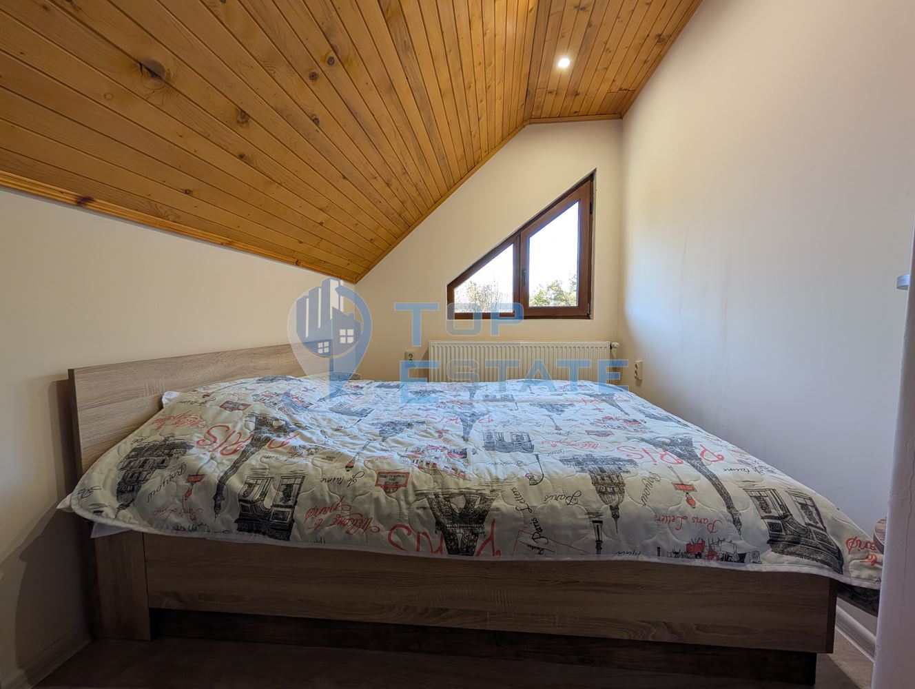 Двуетажна масивна вила в близост до град Плачковци - 0