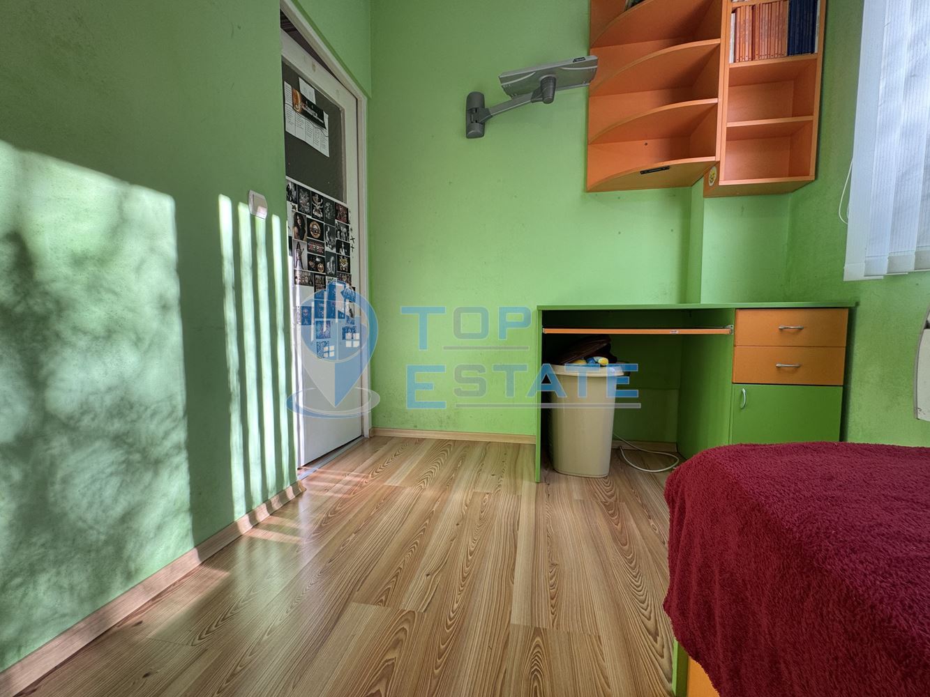 Тристаен обзаведен южен апартамент в кв. Бузлуджа гр. Велико Търново-0 Тристаен обзаведен южен апартамент в кв. Бузлуджа гр. Велико Търново - 0