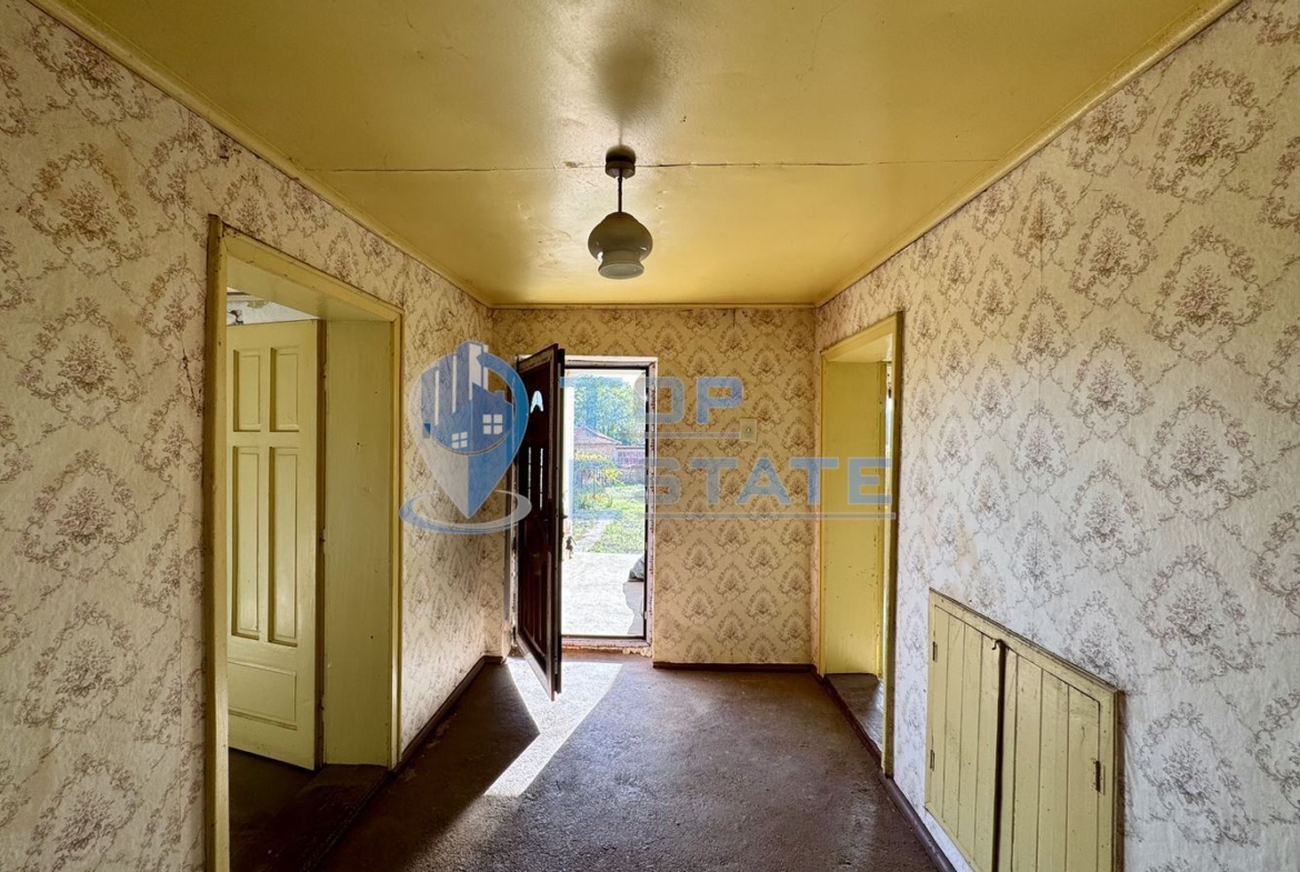 Тухлена къща с кладенец и допълнителна постройка в село Долна Липница, област Велико Търново - 0