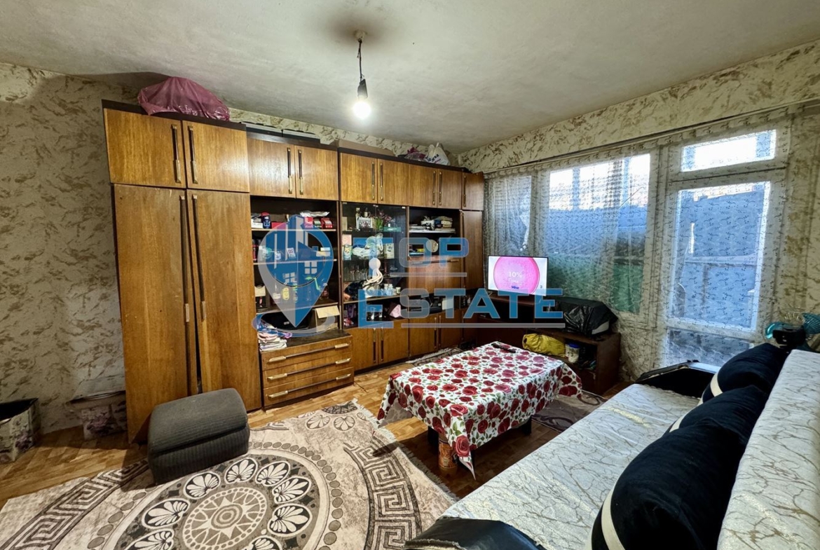 Двуестаен панелен апартамент в град Стражица, област Велико Търново - 0