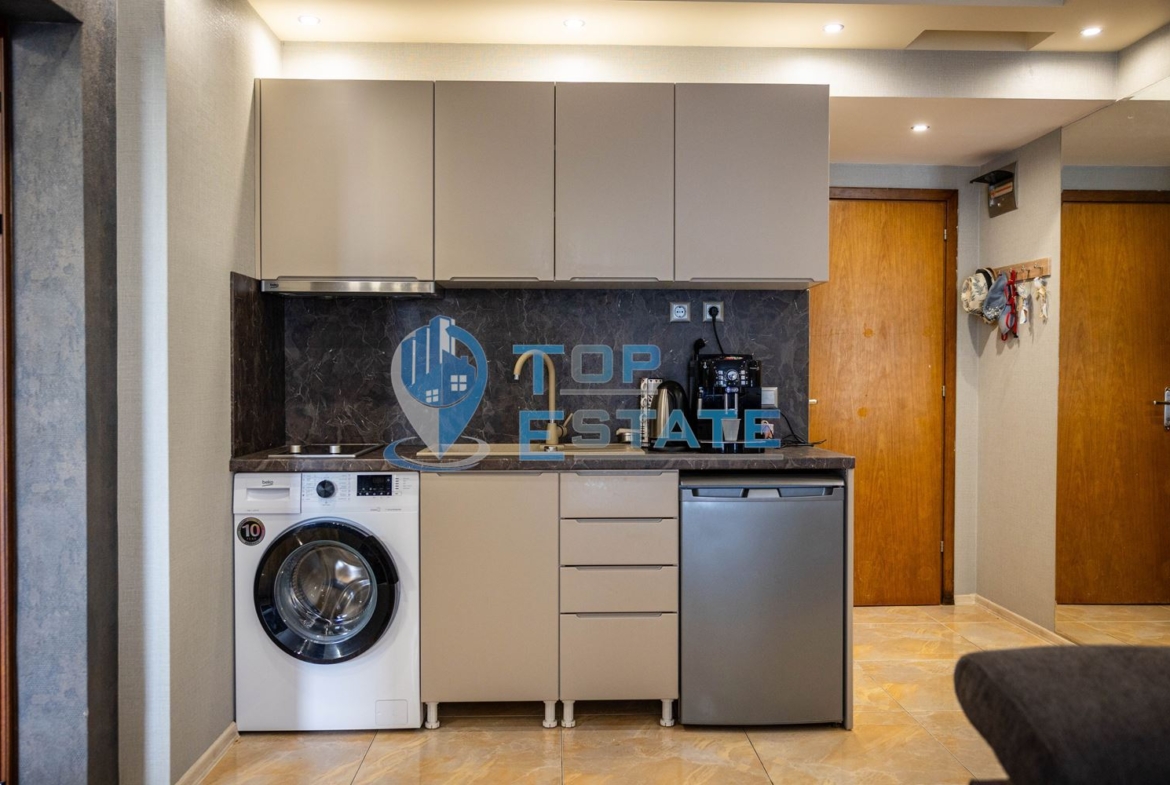 Тристаен обзаведен апартамент на първа линия в хотелски комплекс в к. к Слънчев бряг - 0