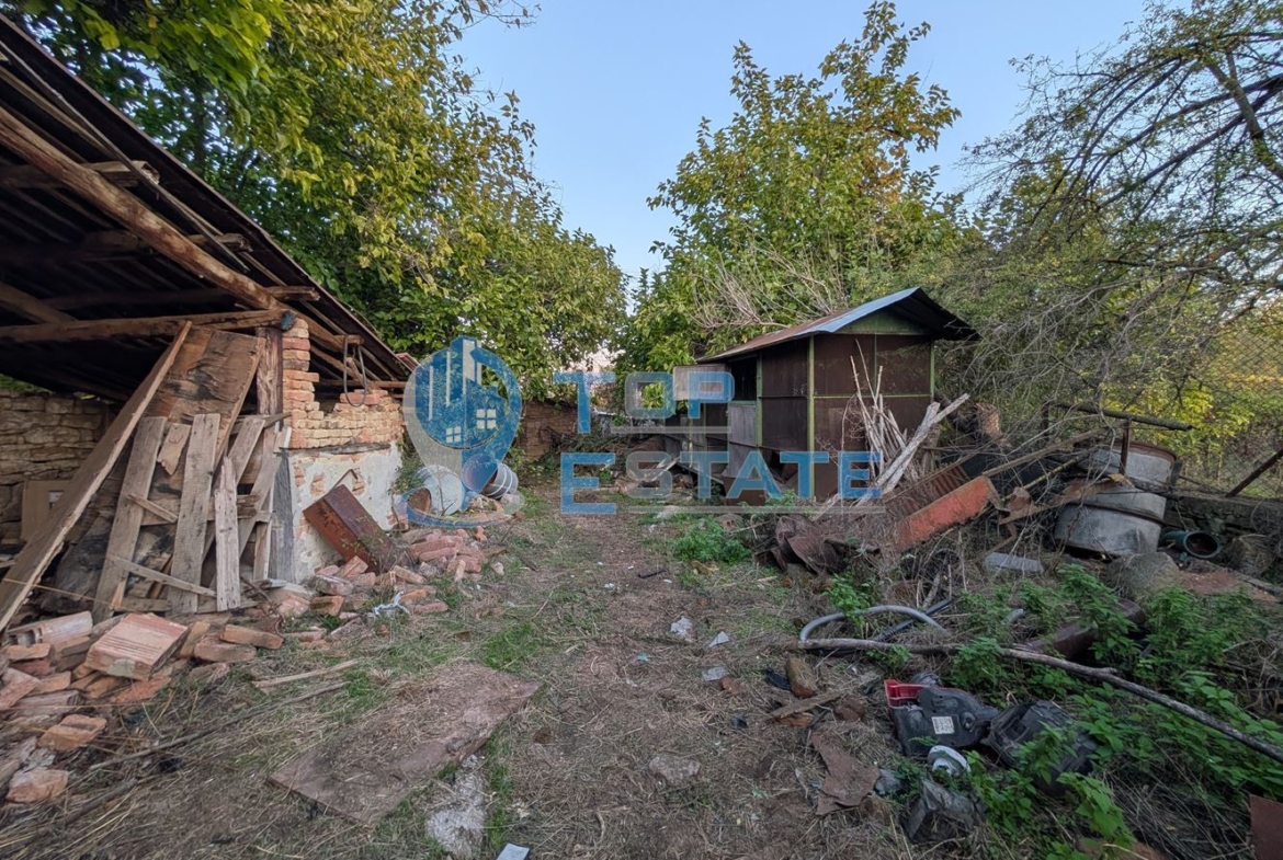 Едноетажна къща с лятна кухня и гараж в село Мерданя, област Велико Търново - 0