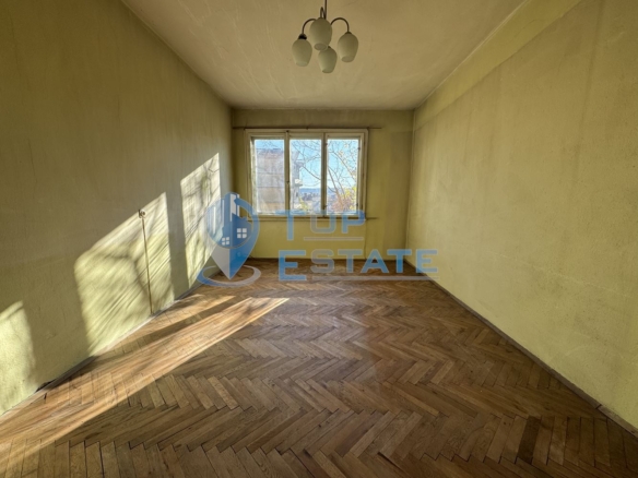 Тристаен тухлен апартамент с гараж кв. Акация, град Велико Търново - 0