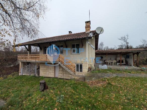 Двуетажна масивна вила до река в Еленския балкан - 0