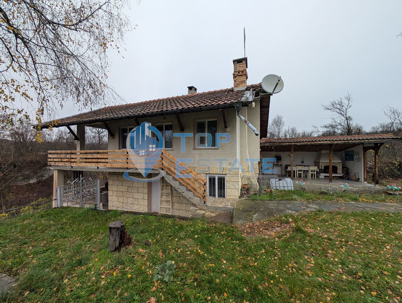 Двуетажна масивна вила до река в Еленския балкан - 0