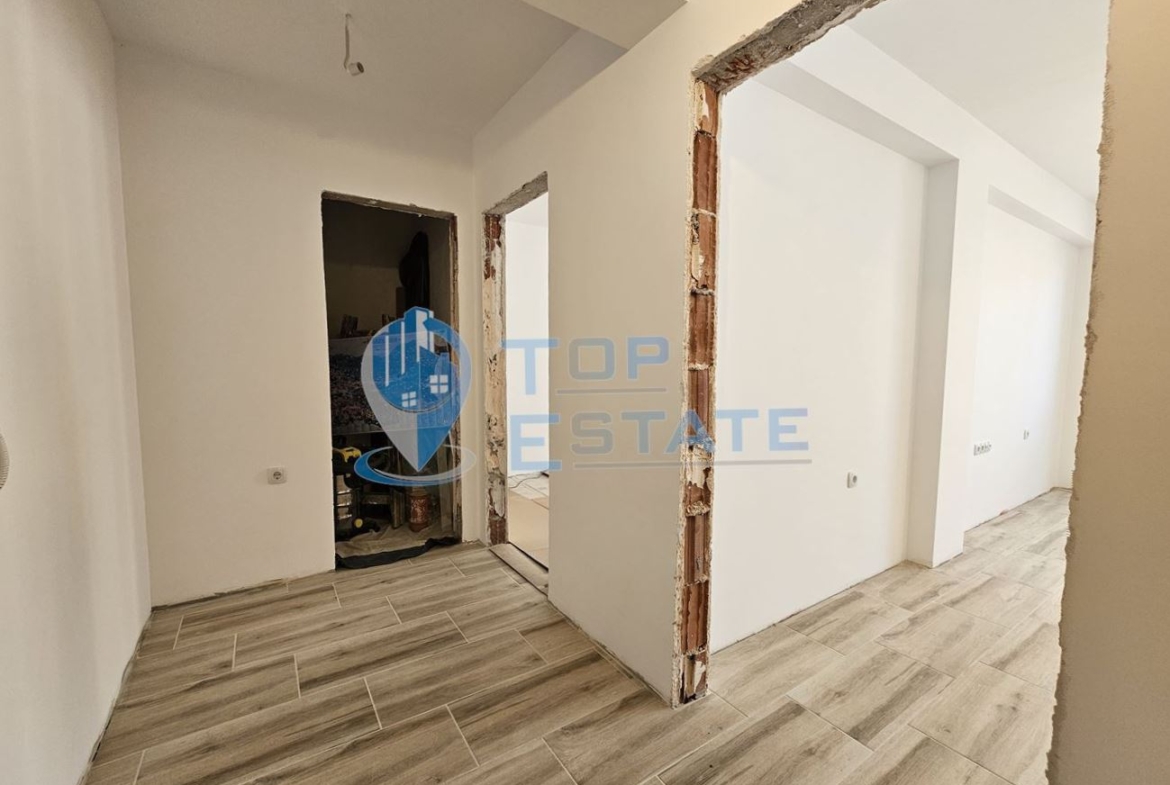 Двустаен тухлен апартамент ново строителство в квартал Бузлуджа, град Велико Търново - 0