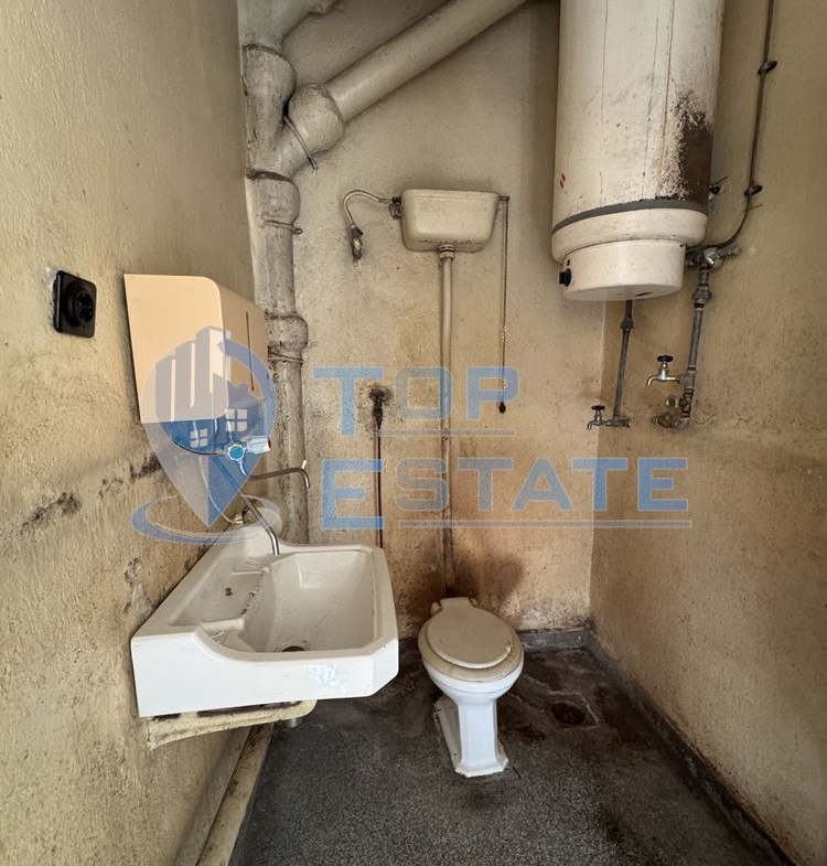 Тристаен тухлен апартамент с гараж кв. Акация, град Велико Търново - 0