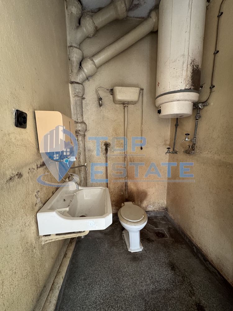 Тристаен тухлен апартамент с гараж кв. Акация, град Велико Търново-0 Тристаен тухлен апартамент с гараж кв. Акация, град Велико Търново - 0