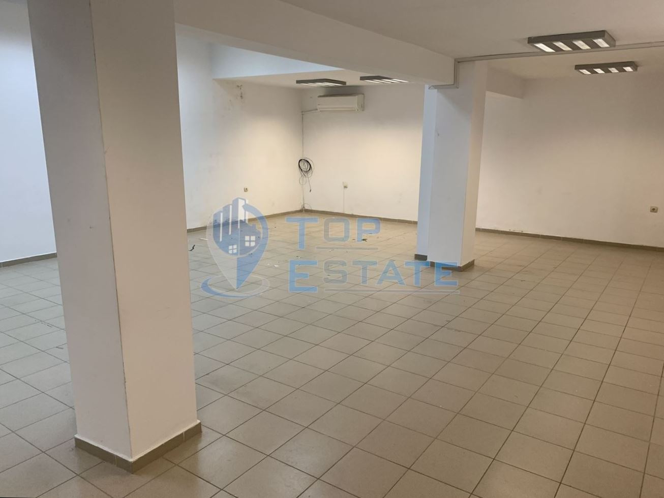 Търговско помещение в централната част на град Велико Търново.-0 Търговско помещение в централната част на град Велико Търново. - 0