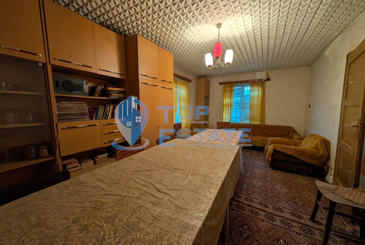 Едноетажна къща с лятна кухня и гараж в село Мерданя, област Велико Търново - 0