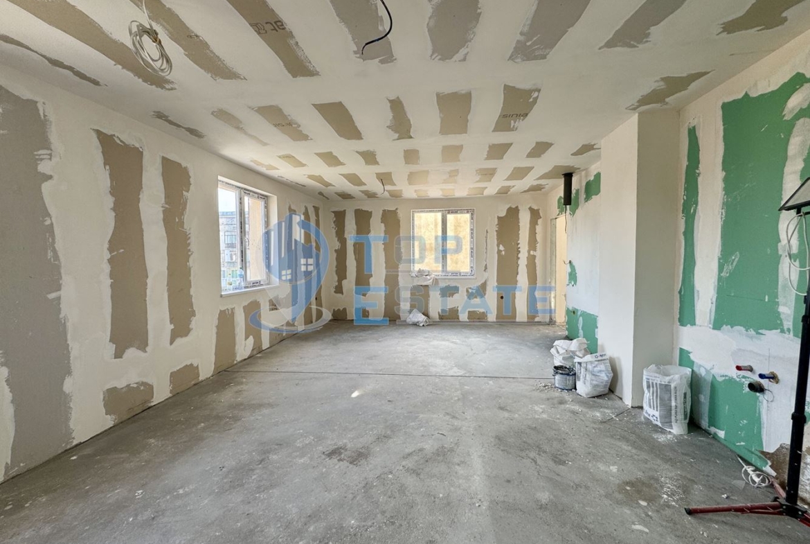 Тристаен тухлен апартамент в град Павликени, област Велико Търново - 0