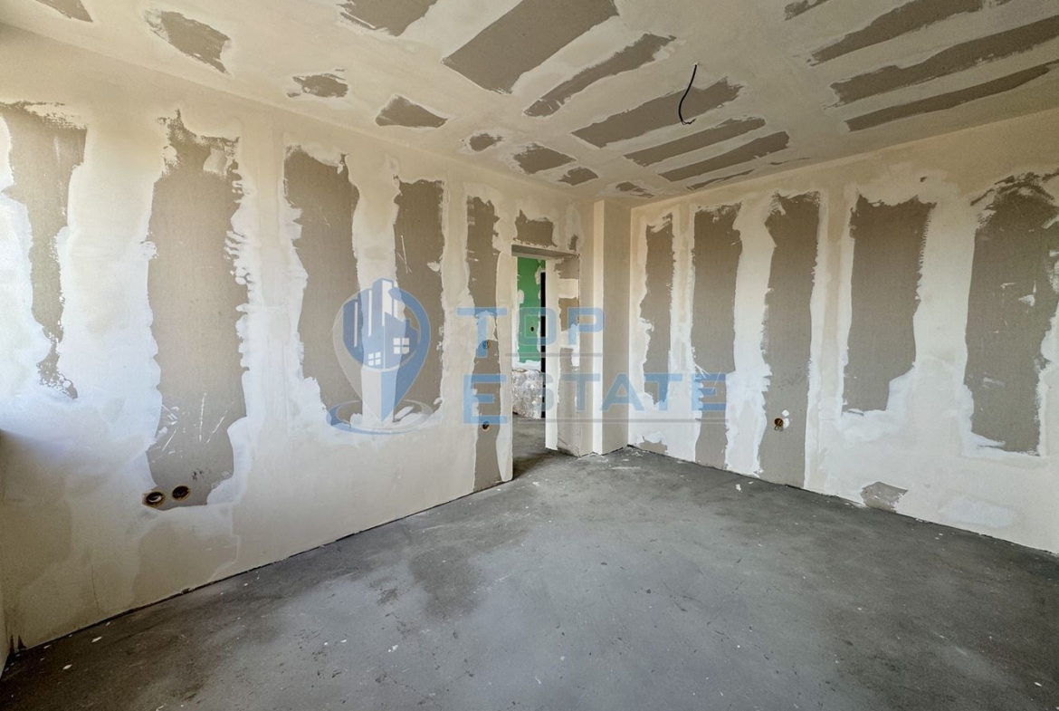 Тристаен тухлен апартамент в град Павликени, област Велико Търново - 0