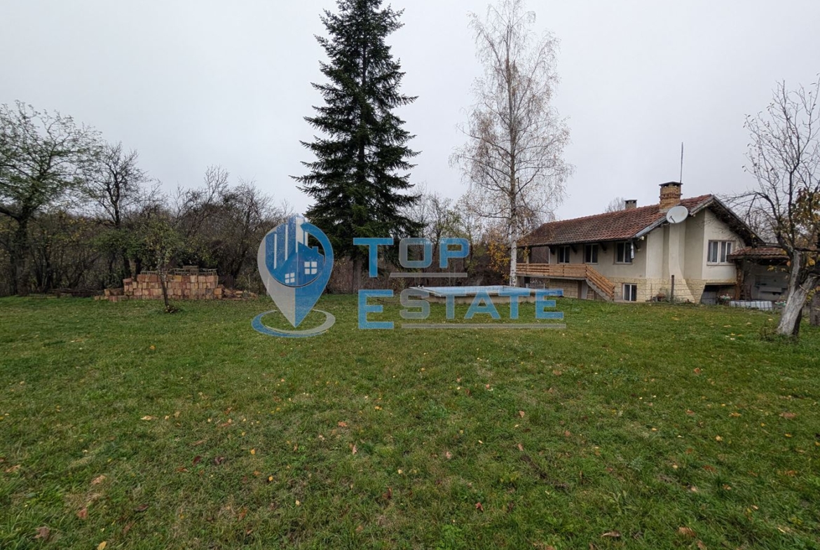 Двуетажна масивна вила до река в Еленския балкан - 0