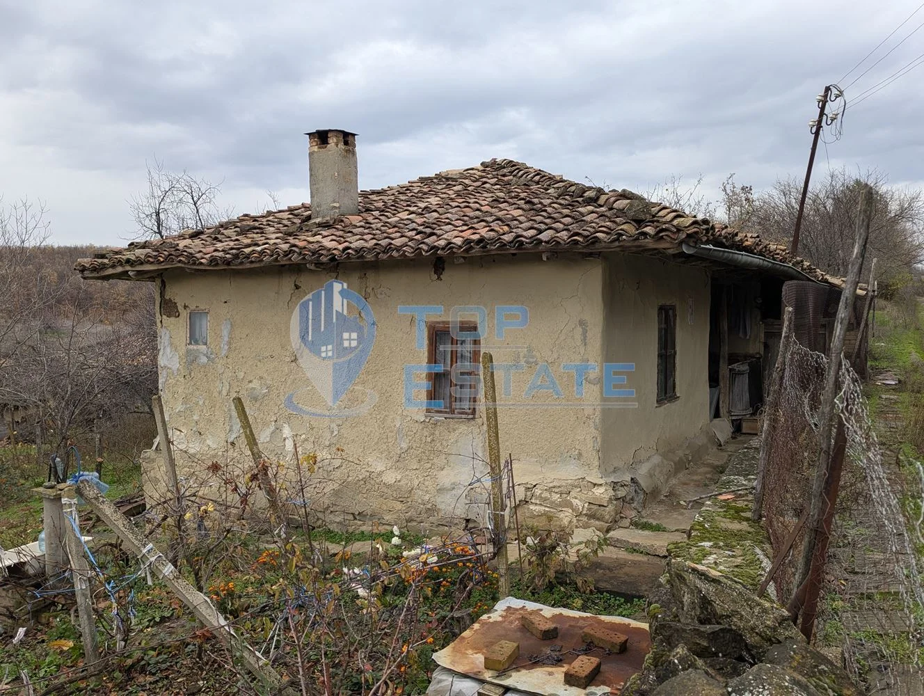 Голям парцел със стара къща в с. Балканци, общ. Стражица, обл. В.Търново - 0