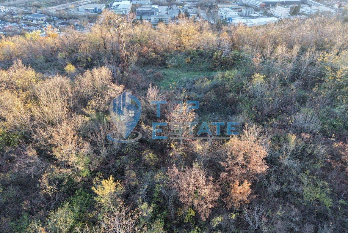 Парцел във вилната зона на кв. Бузлуджа, град Велико Търново - 0