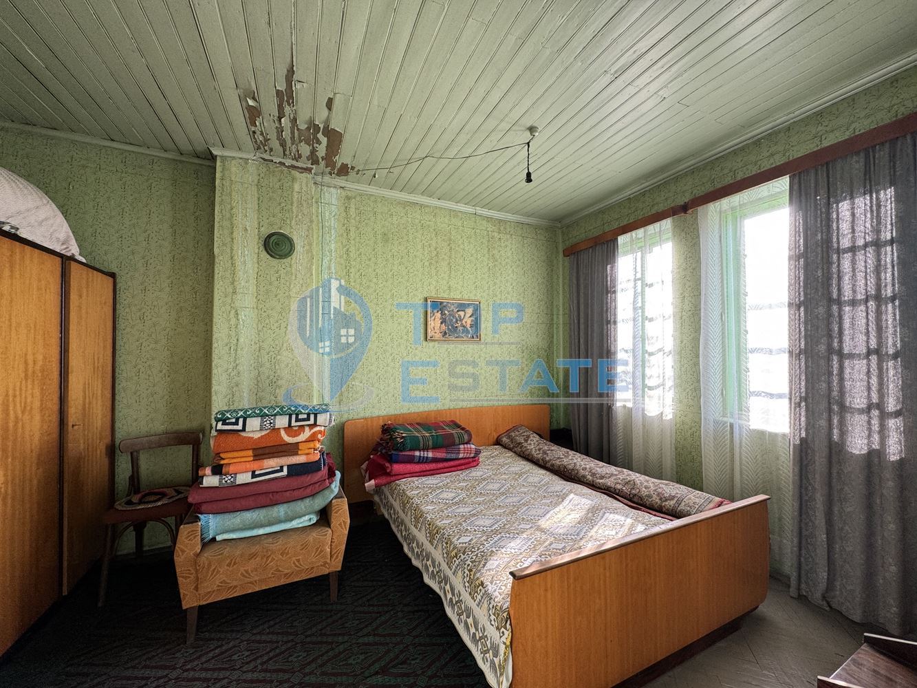 Къща с кладенец и допълнителна постройка в село Ресен, област Велико Търново-0 Къща с кладенец и допълнителна постройка в село Ресен, област Велико Търново - 0