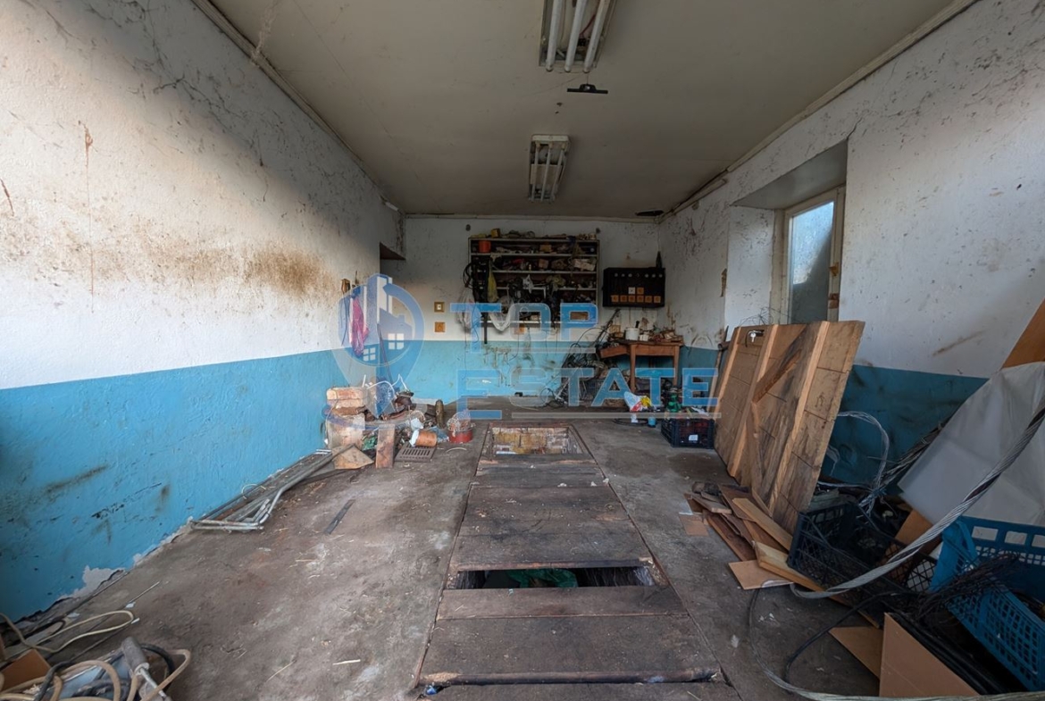 Едноетажна къща с лятна кухня и гараж в село Мерданя, област Велико Търново - 0