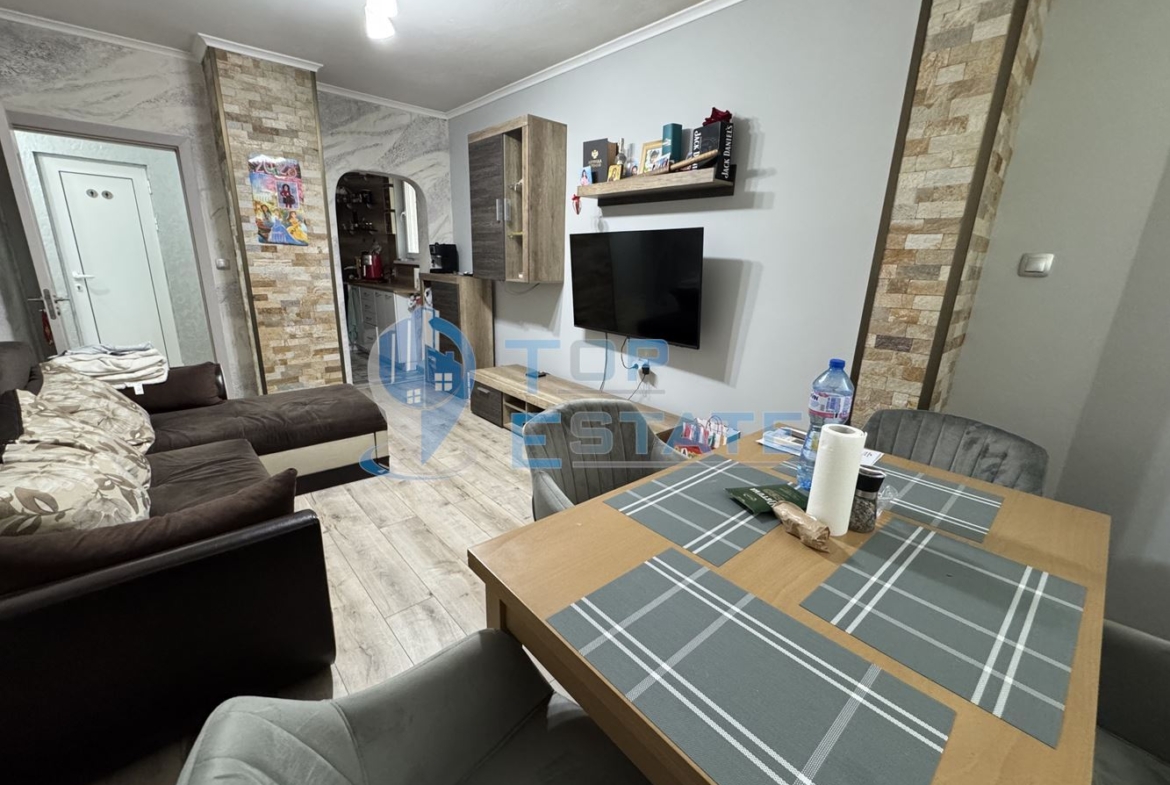 Тристаен тухлен апартамент в широк център, Велико Търново - 0