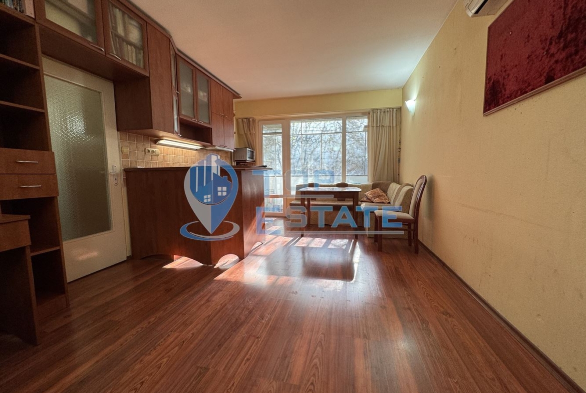 Тристаен обзаведен южен апартамент в кв. Бузлуджа гр. Велико Търново - 0