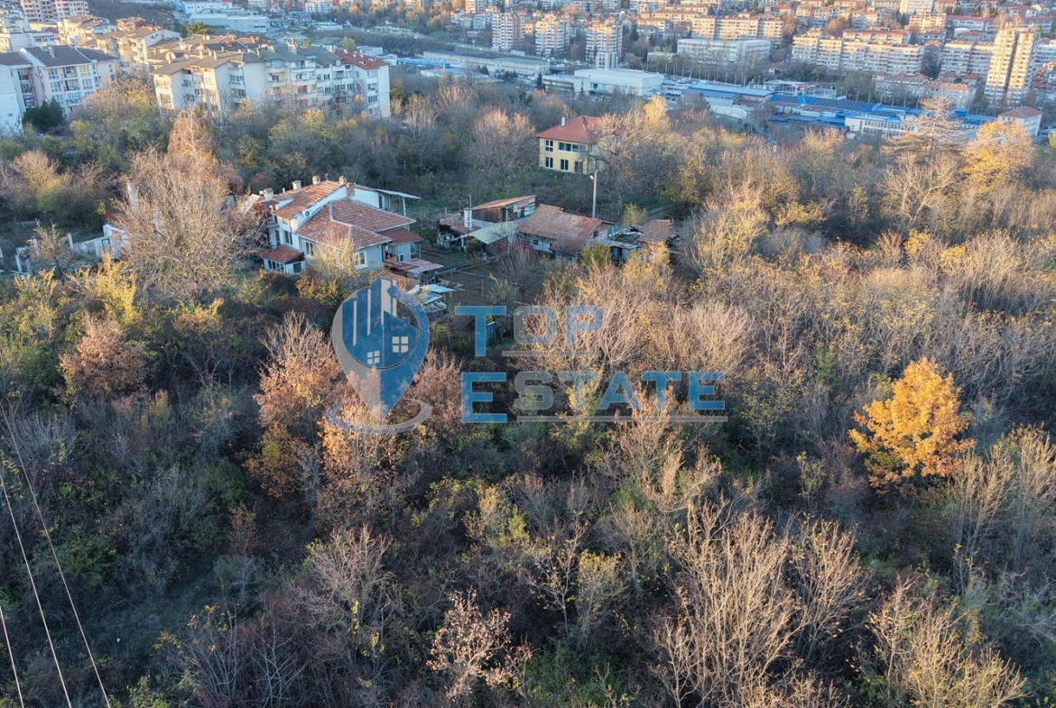 Парцел във вилната зона на кв. Бузлуджа, град Велико Търново - 0
