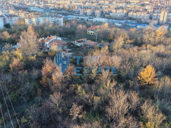 Парцел във вилната зона на кв. Бузлуджа, град Велико Търново - 0