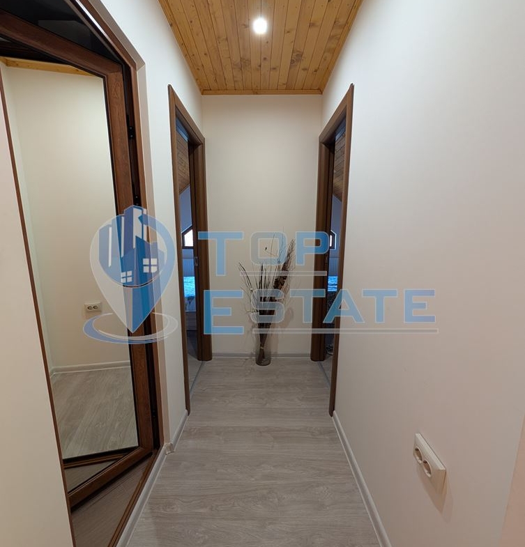 Двуетажна масивна вила в близост до град Плачковци - 0