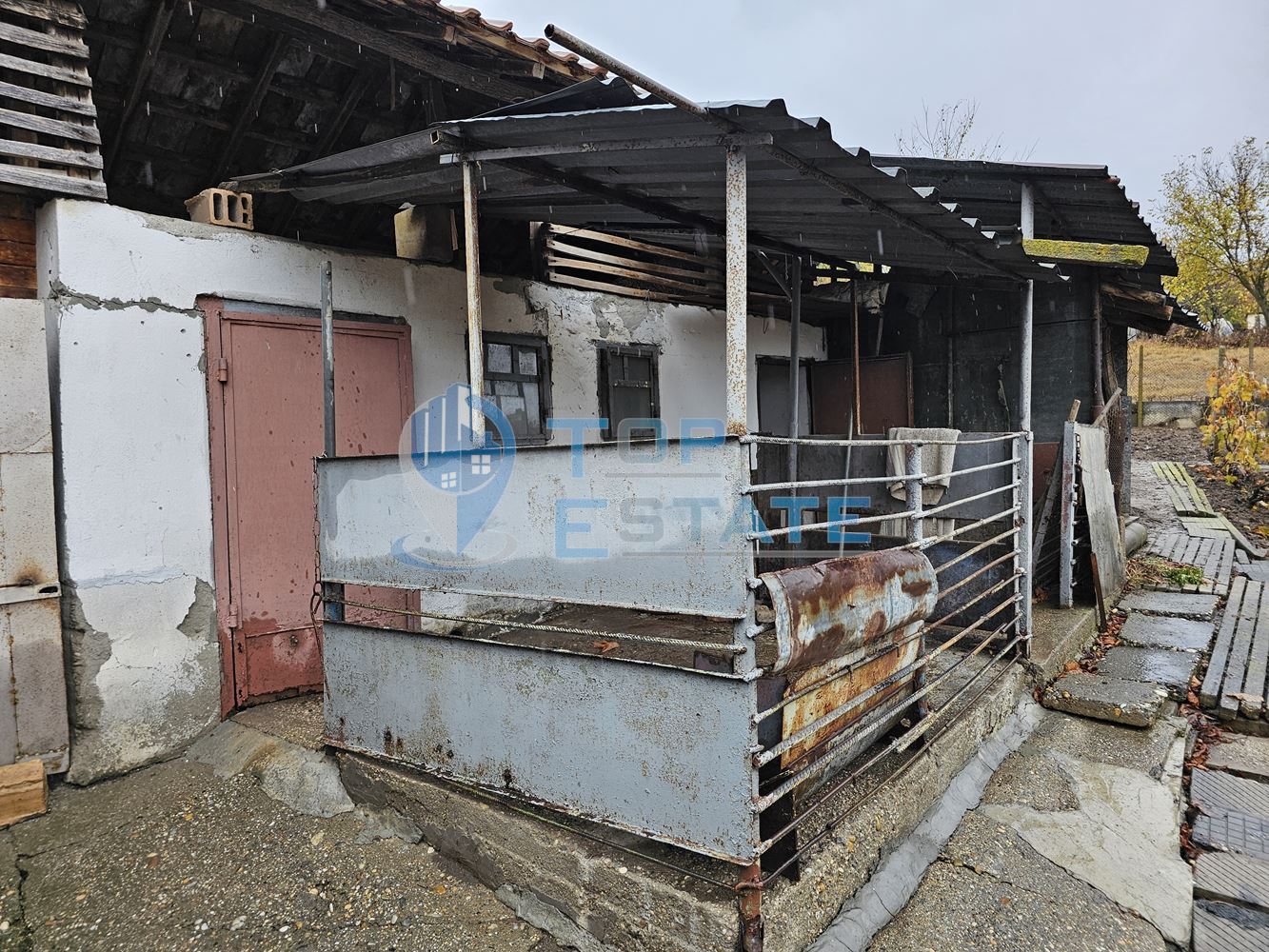 Двуетажна тухлена и обзаведена къща в село Хаджидимитрово-0 Двуетажна тухлена и обзаведена къща в село Хаджидимитрово - 0