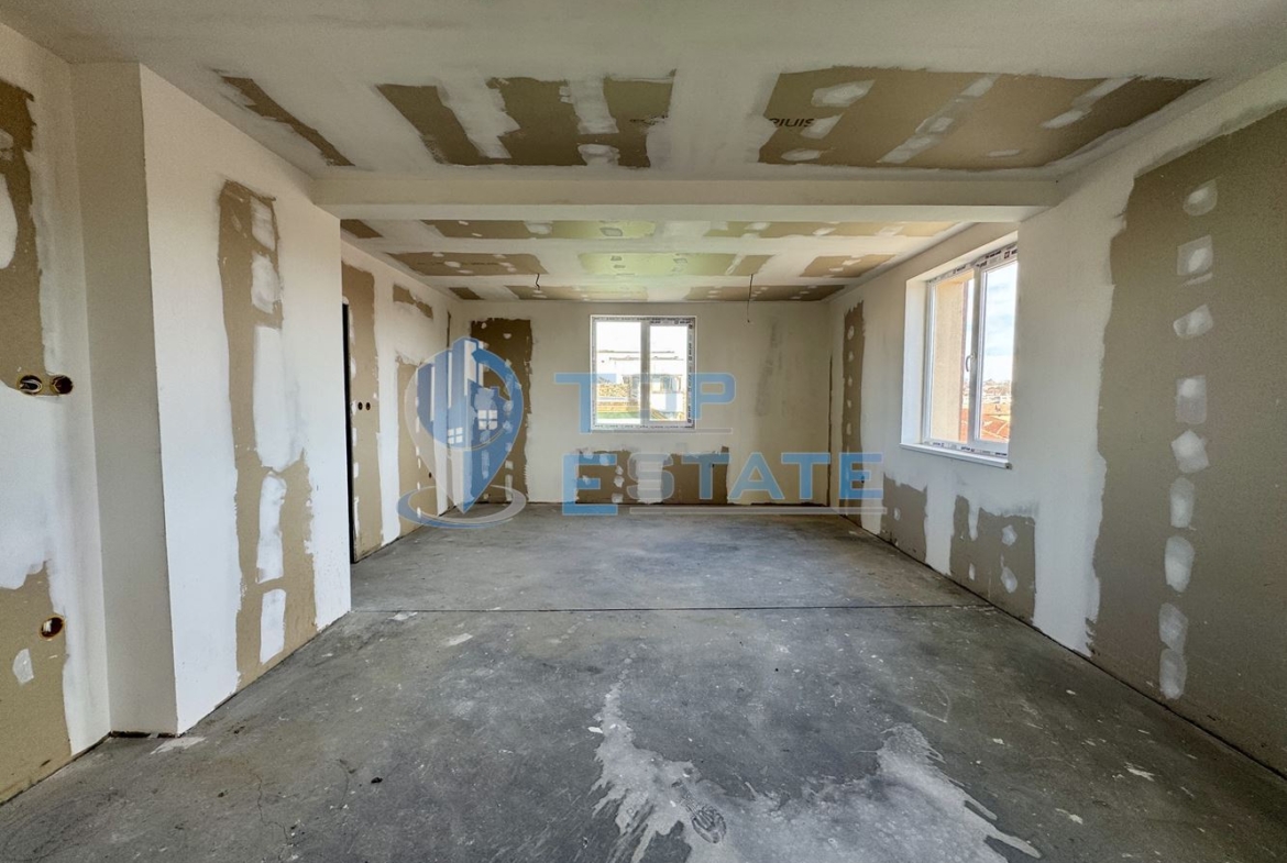 Тухлен апартамент в центъра на град Павликени, област Велико Търново - 0