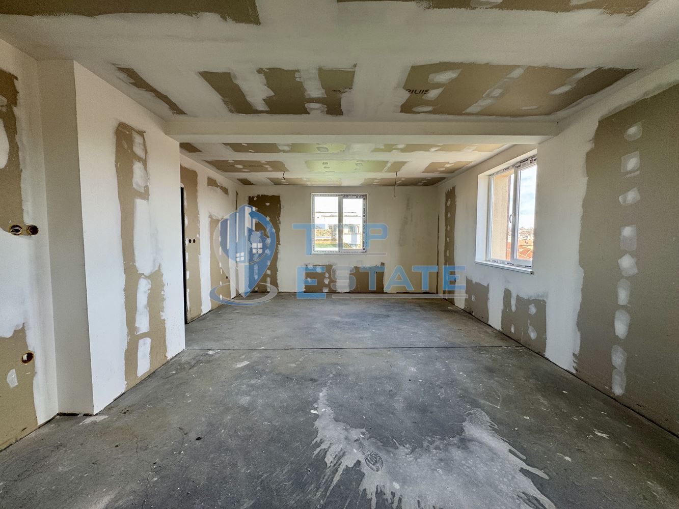 Тухлен апартамент в центъра на град Павликени, област Велико Търново - 0