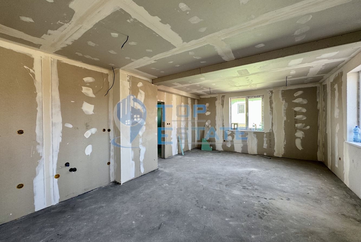 Тухлен апартамент в центъра на град Павликени, област Велико Търново - 0