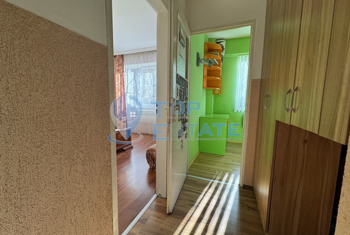 Тристаен обзаведен южен апартамент в кв. Бузлуджа гр. Велико Търново - 0