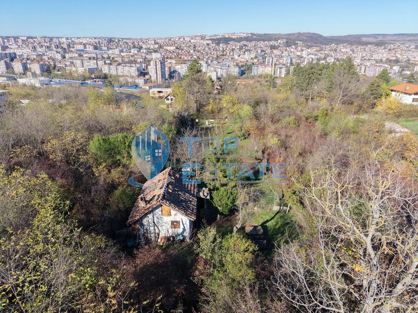 Парцел с променено предназначение за жилищно строителство в кв. Зона Б, град Велико Търново - 0