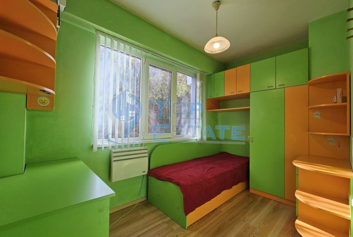 Тристаен обзаведен южен апартамент в кв. Бузлуджа гр. Велико Търново - 0