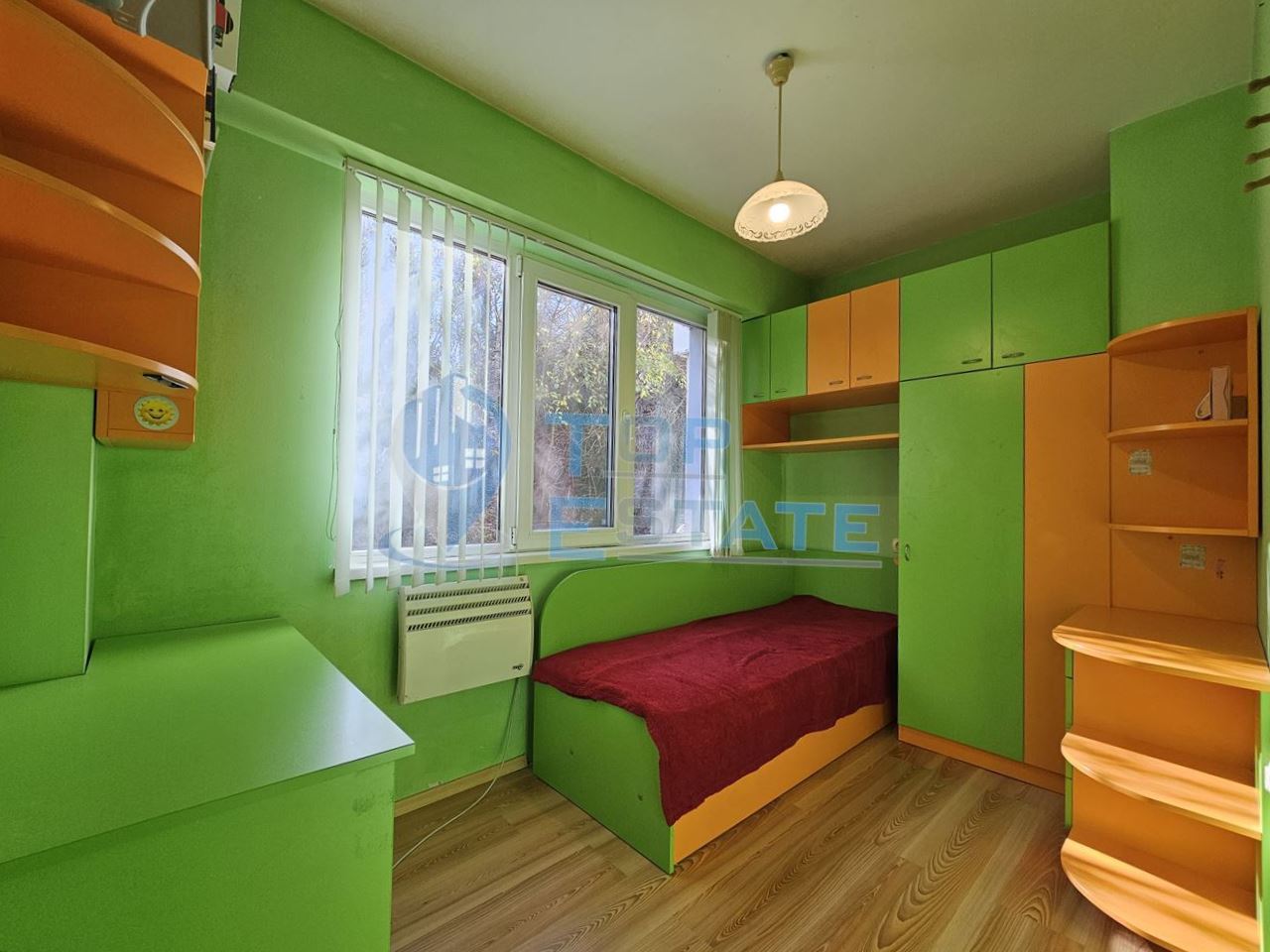 Тристаен обзаведен южен апартамент в кв. Бузлуджа гр. Велико Търново-0 Тристаен обзаведен южен апартамент в кв. Бузлуджа гр. Велико Търново - 0