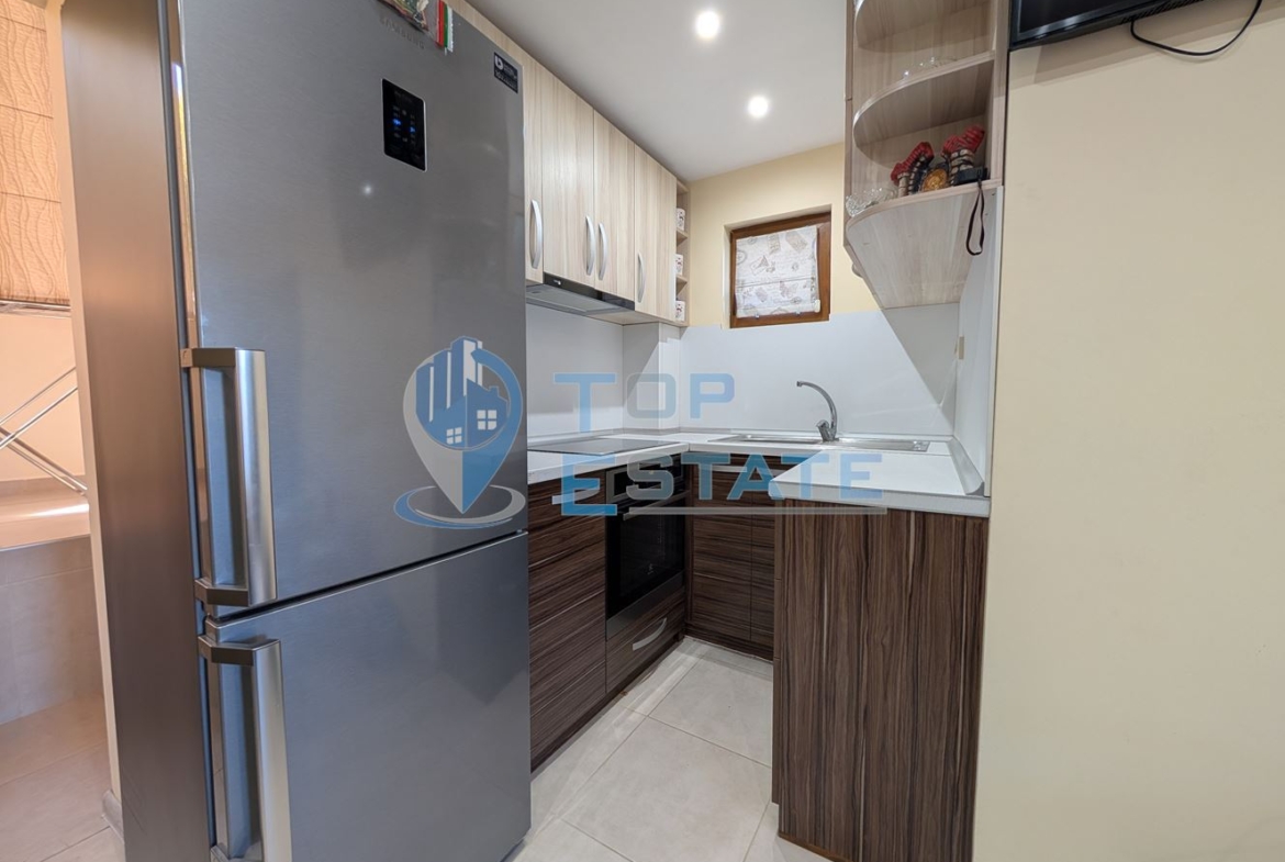 Двуетажна масивна вила в близост до град Плачковци - 0