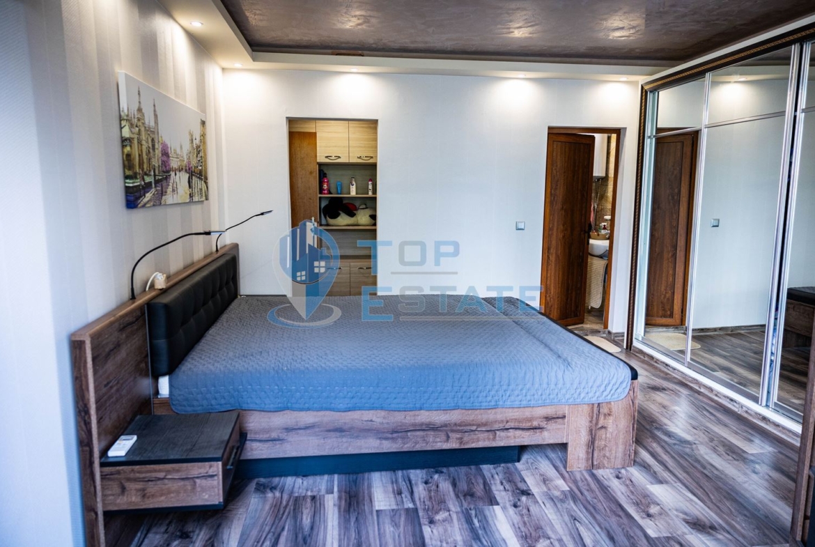 Тристаен обзаведен апартамент на първа линия в хотелски комплекс в к. к Слънчев бряг - 0