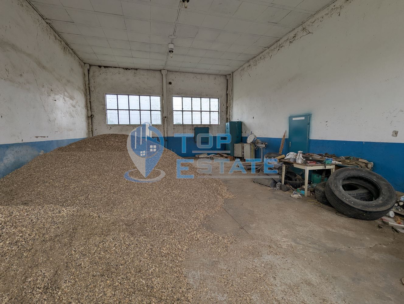 Стопански двор с жилищна част в покрайнините на село Ресен, област Велико Търново - 0