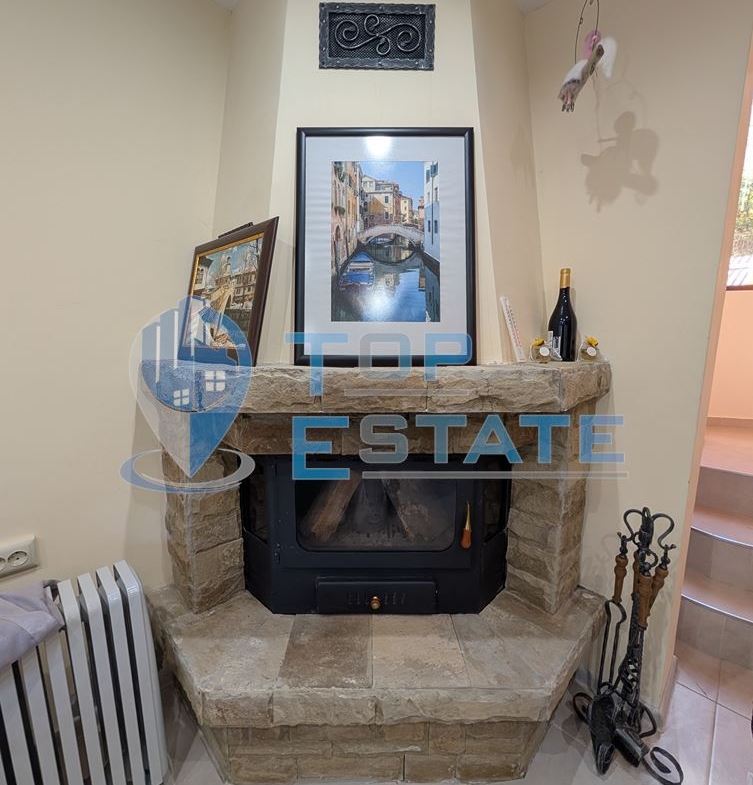 Двуетажна масивна вила в близост до град Плачковци - 0